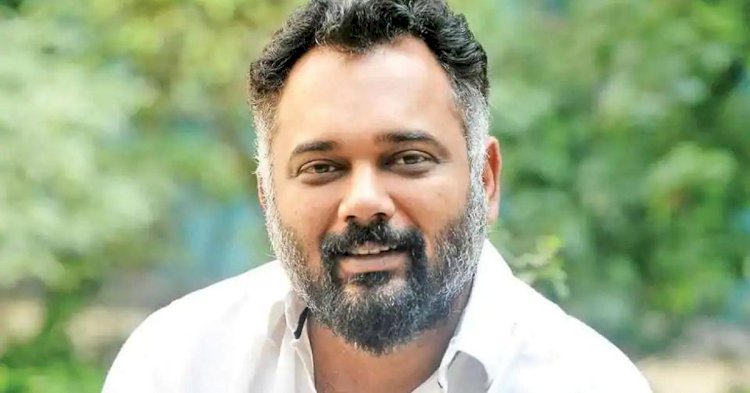 सफलता का दूसरा नाम बन चुके हैं फिल्म निर्देशक, लेखक लव रंजन