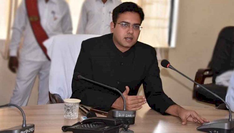 व्यवहार कुशलता पहचान है जिलाधिकारी नवनीत सिंह चहल की