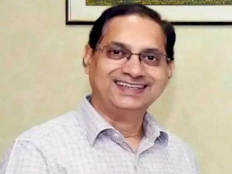 एक अनुभवी कर्त्तव्यनिष्ठ अिधकारी हैं तुहिन कांत पांडेय